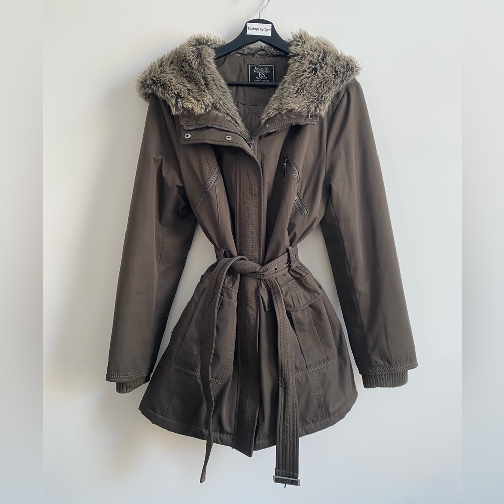 Stylish Fur-Trimmed Utility Jacket